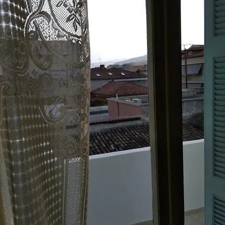 Paraskevi's House Apartment